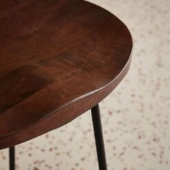 Tabouret De Bars Bois De Manguier Et Acier, Repose Pieds, 65cm (lot De 4) Couleur : Teinté Noyer -Sweeek ijabst65x4wal 1e497e0d6b5dfe5427e54349d2368031